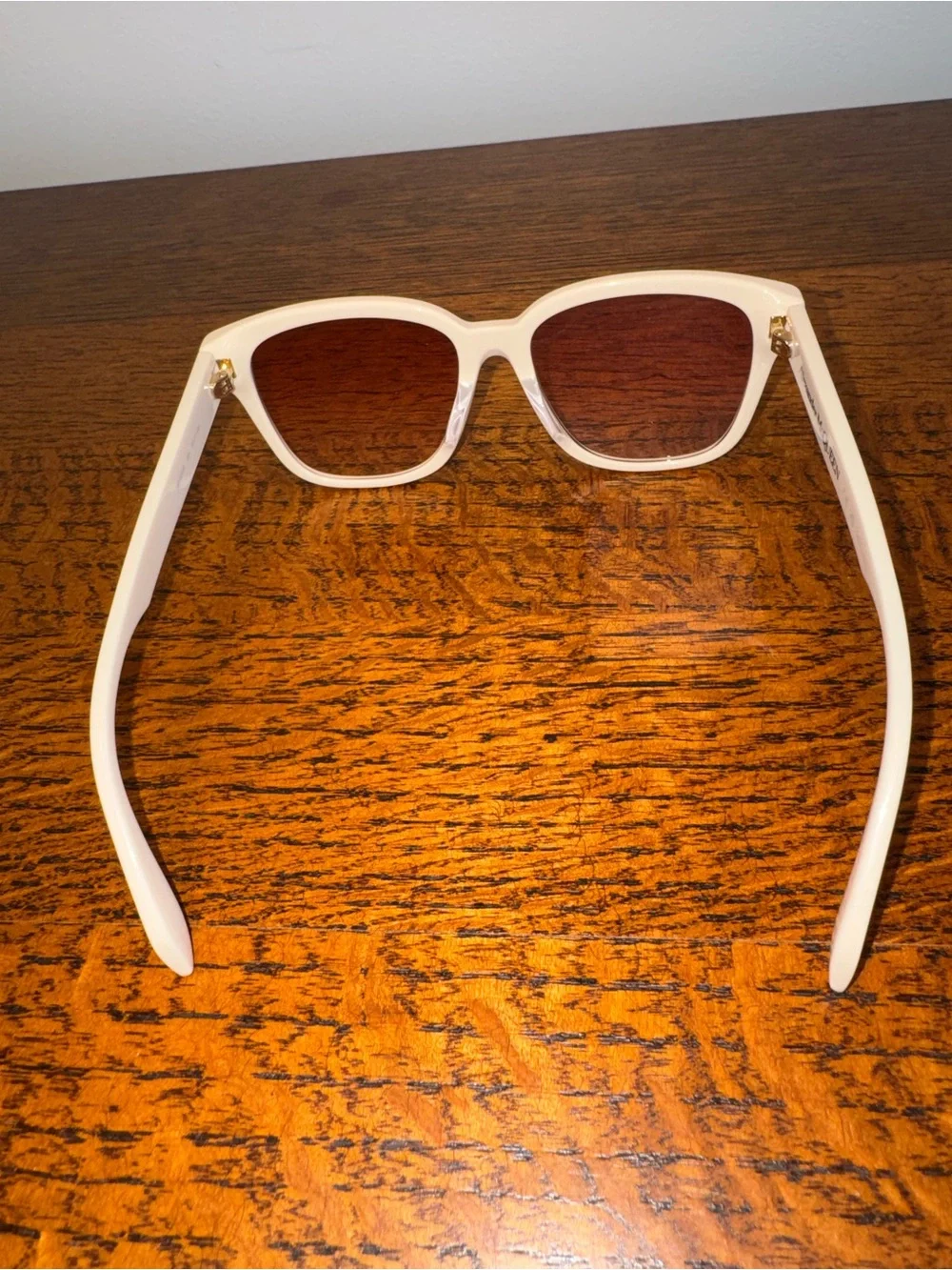 NWOT Alexander McQueen White/Cream Sunglasses with Pink Gradient Lenses